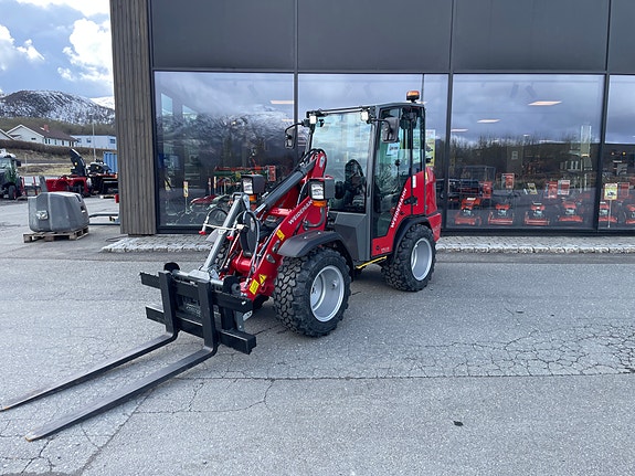 Weidemann 1260LP 2 of 17