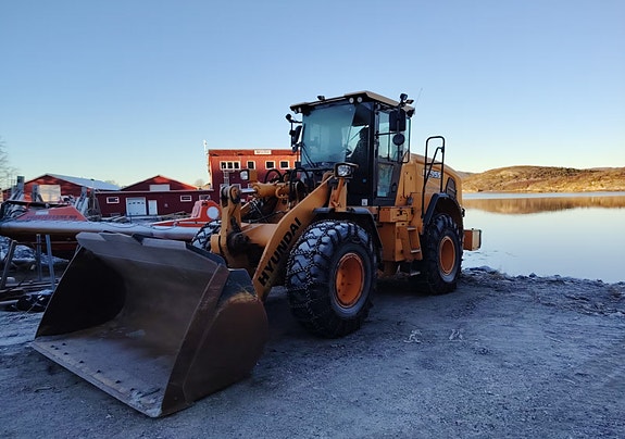 Hyundai Hl 955 2 of 5