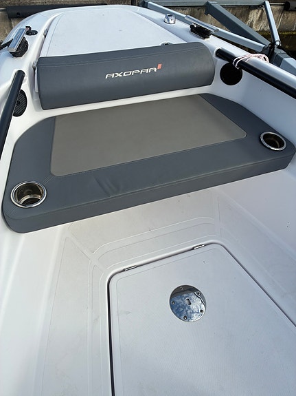 Axopar 22 Spyder - Yamaha V-Max 175 HK. Kun 215 Timer.Bimini, toalett, trykkvann 6 of 29