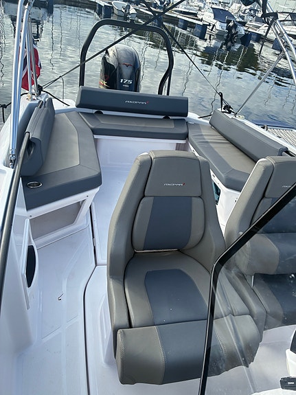 Axopar 22 Spyder - Yamaha V-Max 175 HK. Kun 215 Timer.Bimini, toalett, trykkvann 4 of 29