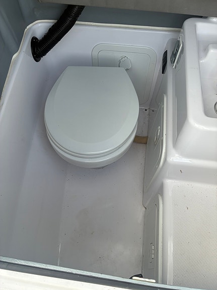 Axopar 22 Spyder - Yamaha V-Max 175 HK. Kun 215 Timer.Bimini, toalett, trykkvann 27 of 29
