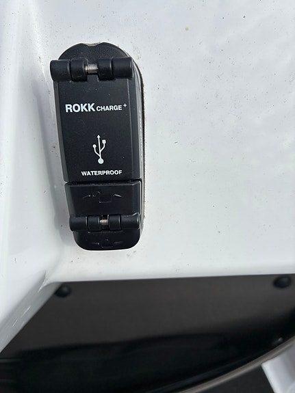 Axopar 22 Spyder - Yamaha V-Max 175 HK. Kun 215 Timer.Bimini, toalett, trykkvann 25 of 29