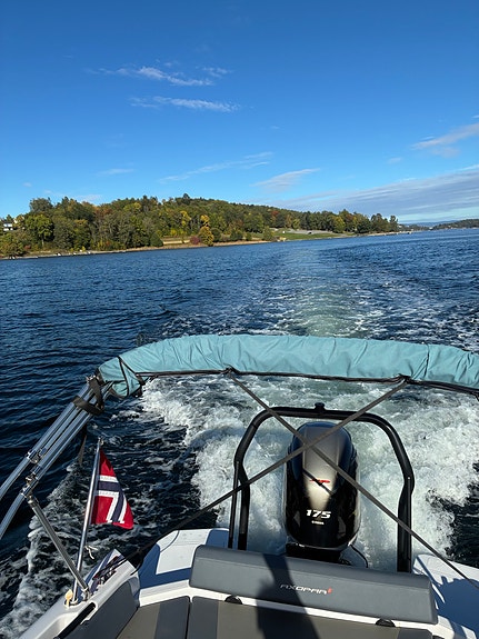 Axopar 22 Spyder - Yamaha V-Max 175 HK. Kun 215 Timer.Bimini, toalett, trykkvann 7 of 29