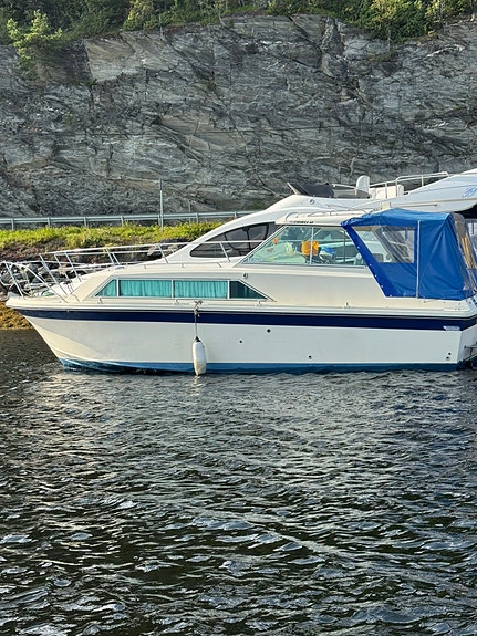 Fairline 2 of 5