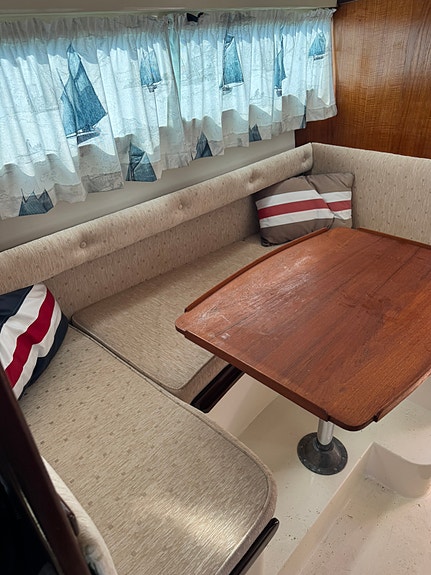 Fairline 8 of 20