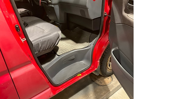 Toyota HiAce 8 of 13
