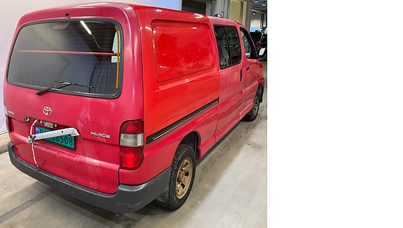 Toyota HiAce 4 of 13