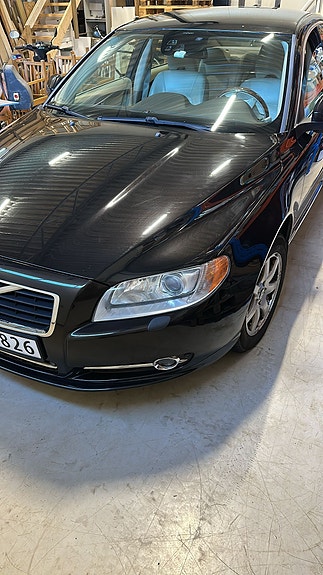 Volvo S80 2 of 13