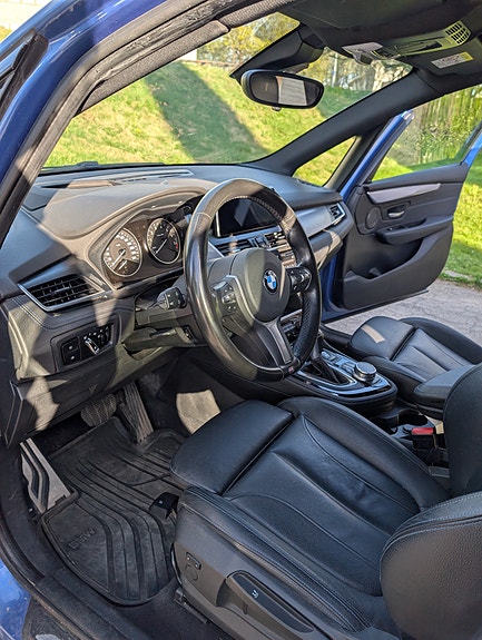 BMW 225xe 9 of 24