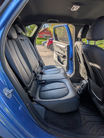 BMW 225xe 13 of 24