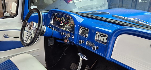 Chevrolet C10 13 of 30