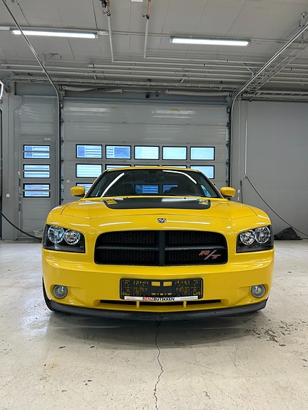 Dodge Charger 3 of 5