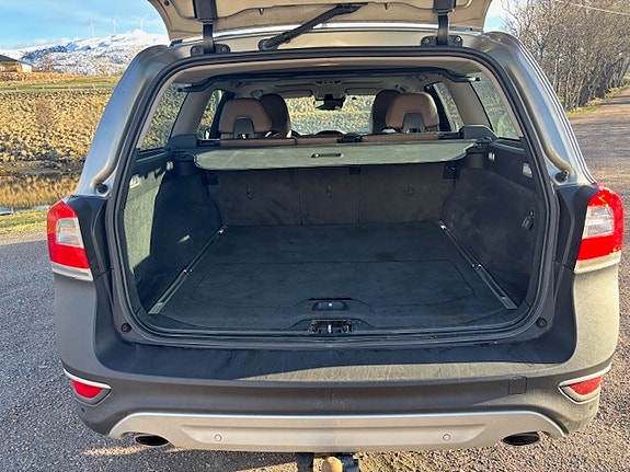 Volvo XC70 3 of 5