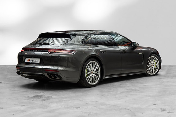 Porsche Panamera 4 of 5