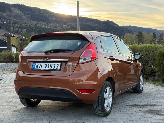 Ford Fiesta 4 of 27