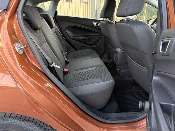 Ford Fiesta 10 of 27