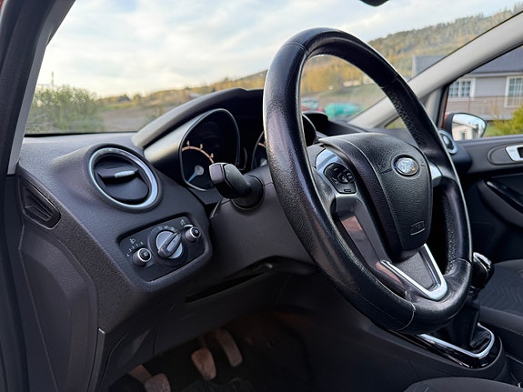 Ford Fiesta 19 of 27
