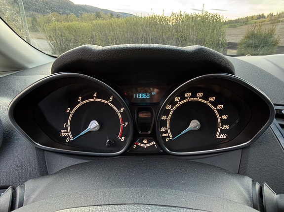 Ford Fiesta 20 of 27
