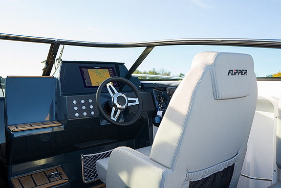 Som ny Flipper 650 DC med full garantitid på motor, båt og utstyr! 4 of 5