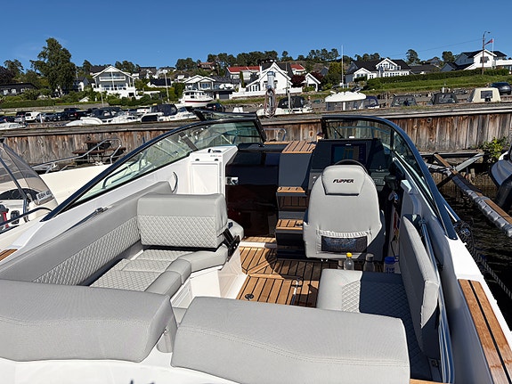 Som ny Flipper 650 DC med full garantitid på motor, båt og utstyr! 3 of 5