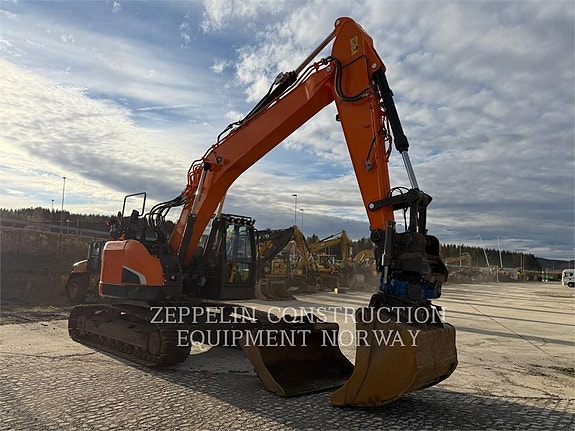 Doosan DX235LCR 2 of 5