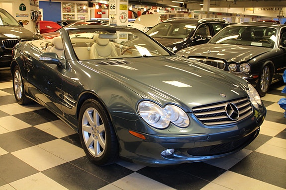 Mercedes-Benz SL500 3 of 5