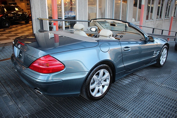 Mercedes-Benz SL500 10 of 30