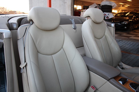 Mercedes-Benz SL500 27 of 30
