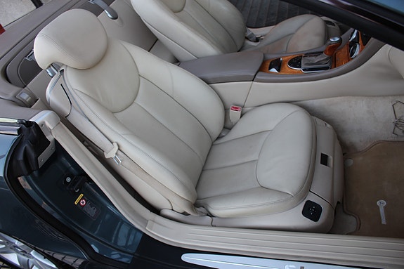 Mercedes-Benz SL500 25 of 30