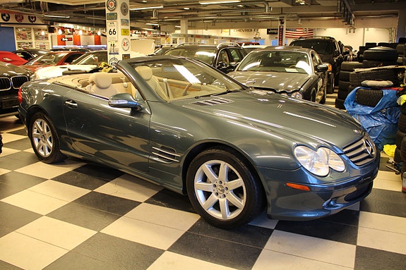 Mercedes-Benz SL500 4 of 5