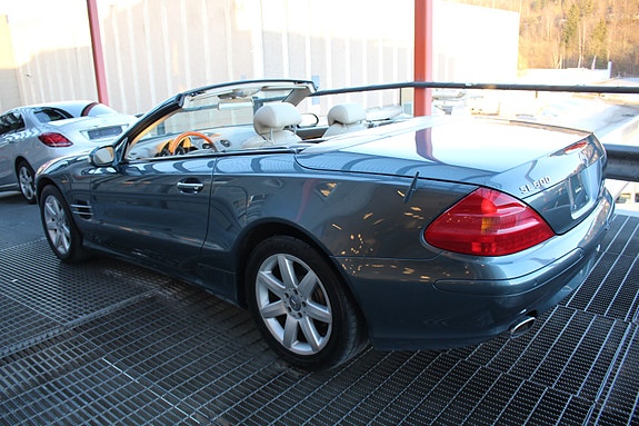 Mercedes-Benz SL500 14 of 30