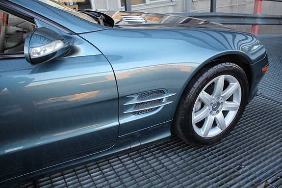 Mercedes-Benz SL500 12 of 30