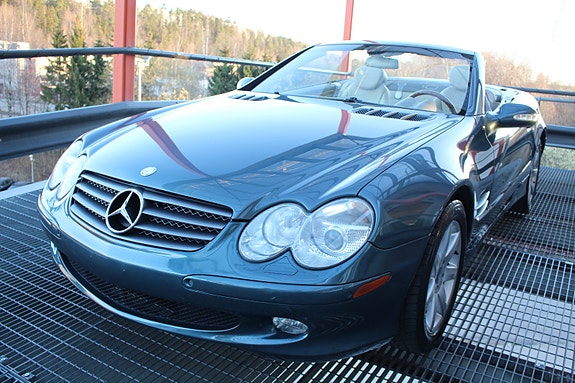 Mercedes-Benz SL500 5 of 5