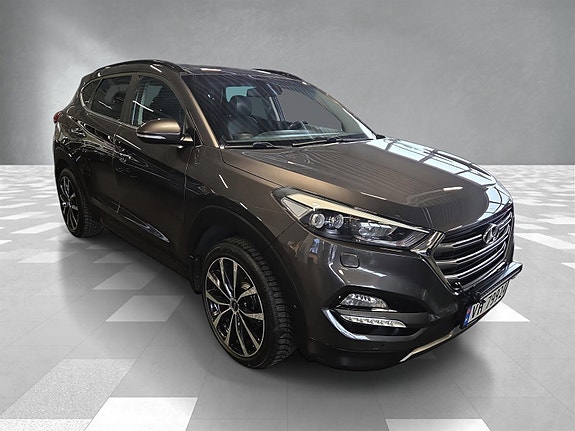 Hyundai Tucson 2 of 5
