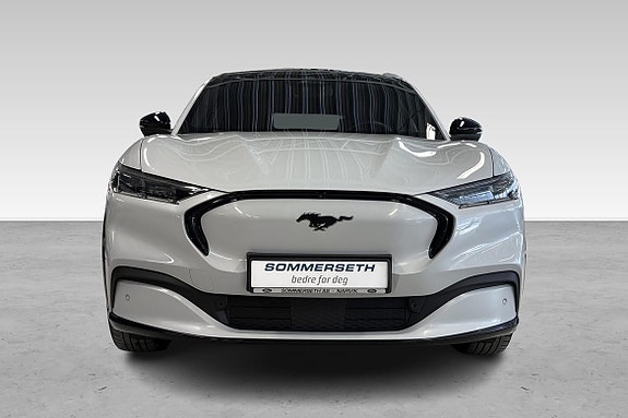 Ford Mustang Mach-E 4 hos Sommerseth