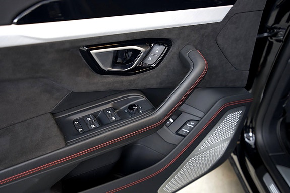 Lamborghini Urus 12 of 30