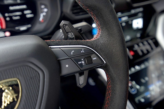 Lamborghini Urus 17 of 30
