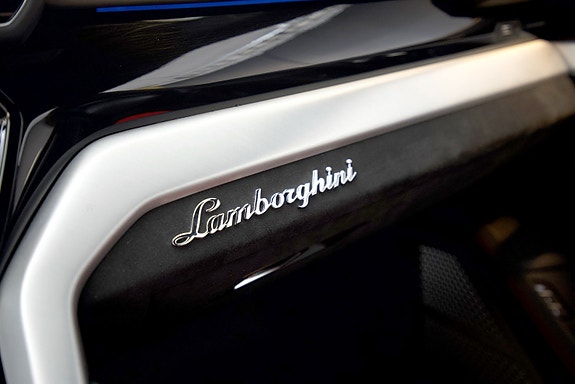 Lamborghini Urus 26 of 30