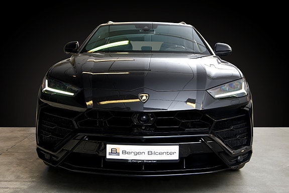 Lamborghini Urus 2 of 30