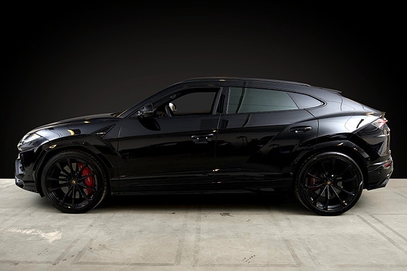 Lamborghini Urus 5 of 30