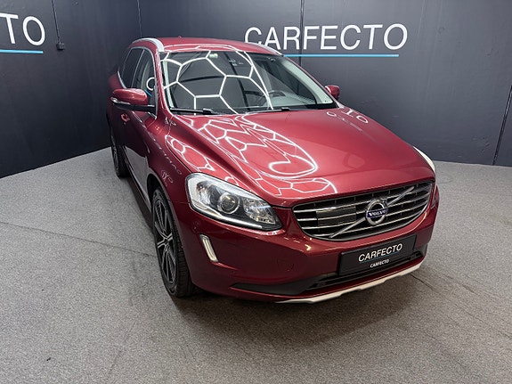 Volvo XC60 2 of 5