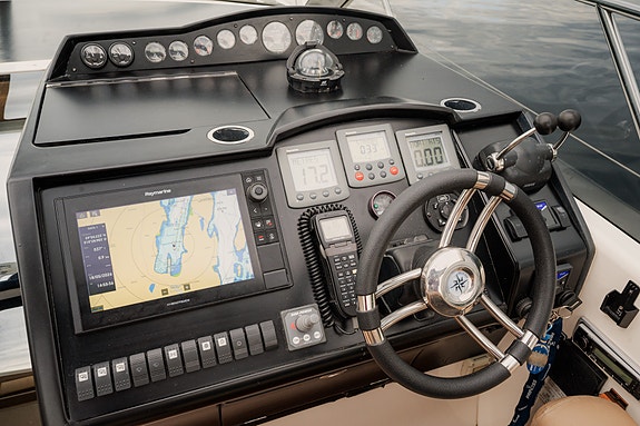 Princess V42 MK2 - Axiom 12", Autopilot, Generator, VPD6, Skipsreg. 24 of 30
