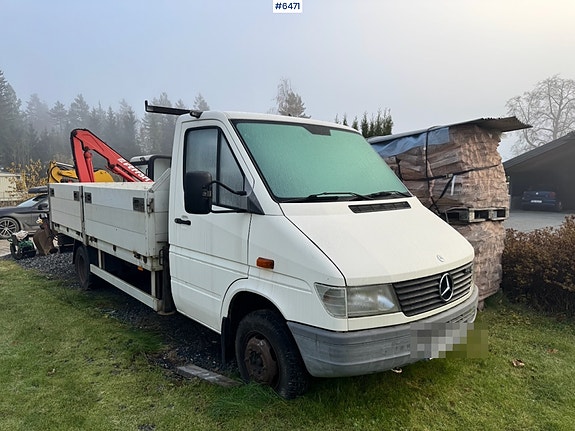 Mercedes-Benz 412D Planbil m/ Bakmontert kran.