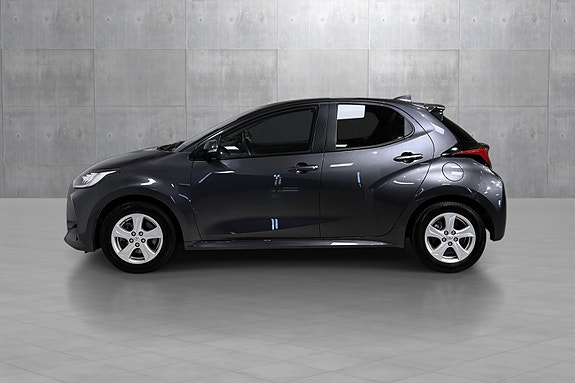 Toyota Yaris 3 of 5