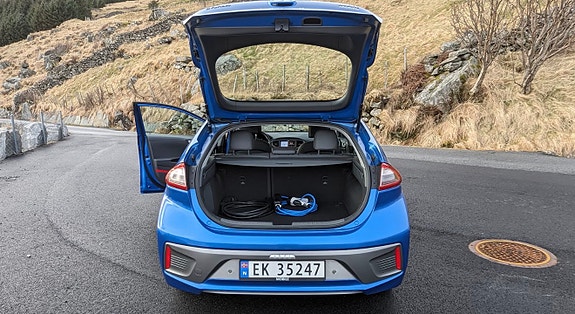 Hyundai IONIQ 18 of 27