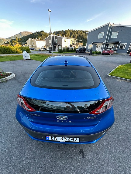 Hyundai IONIQ 8 of 27