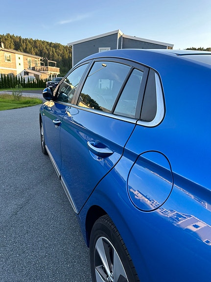 Hyundai IONIQ 15 of 27