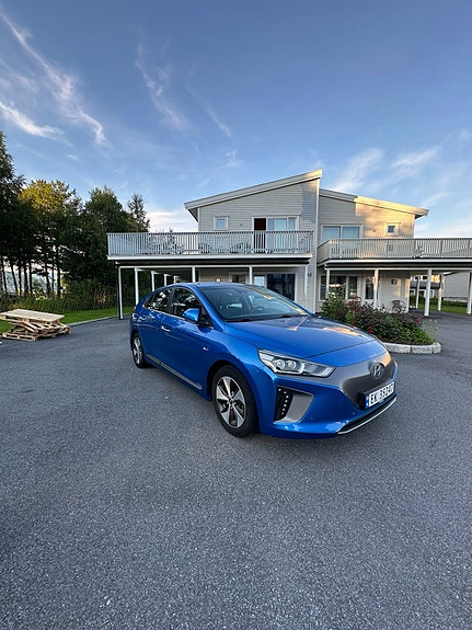 Hyundai IONIQ 13 of 27