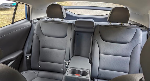 Hyundai IONIQ 21 of 27