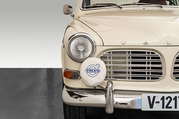 Volvo Amazon 4 of 5